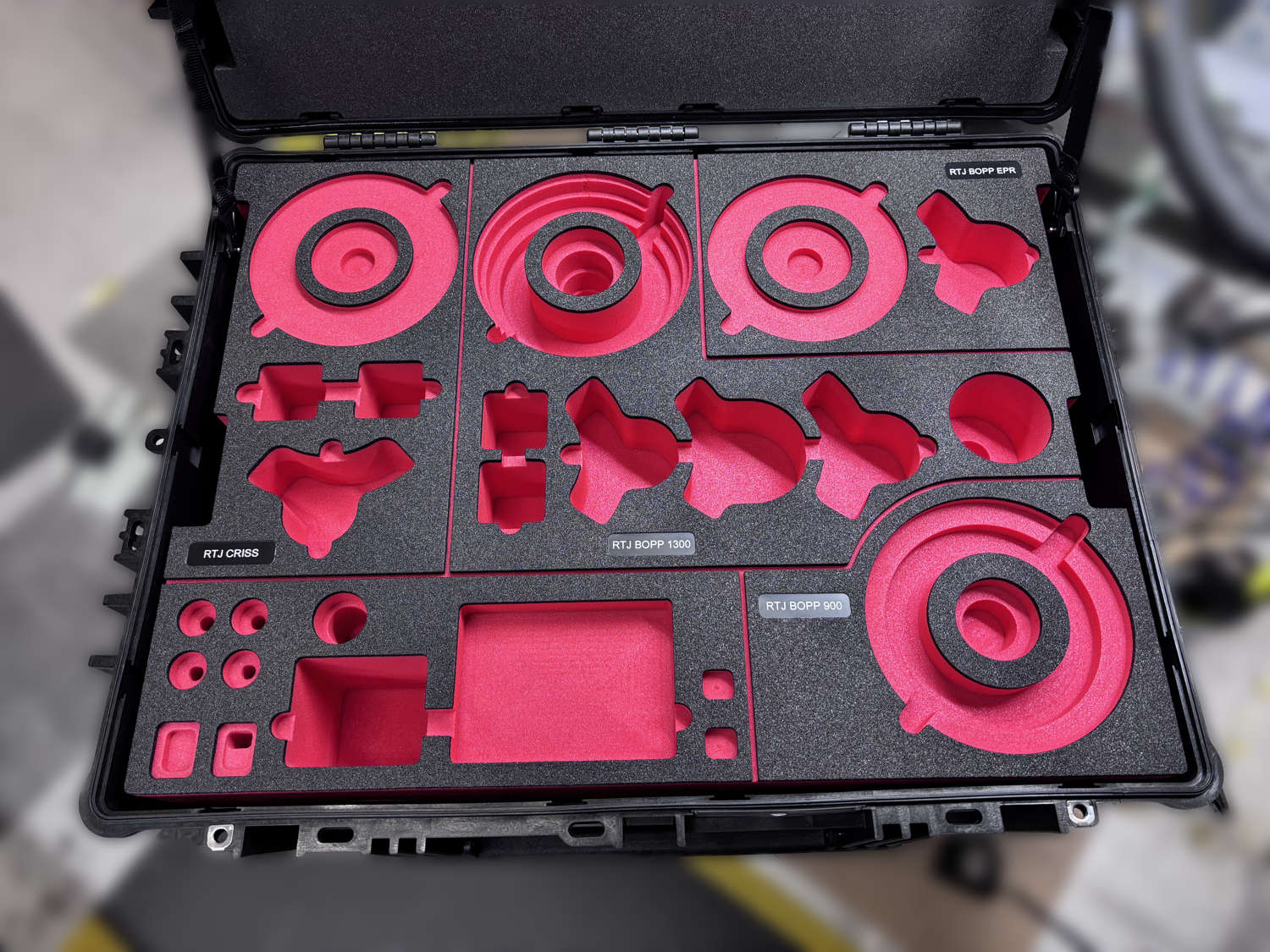 Valise EXPLORER 7745 : Un aménagement mousse bicolore pour une protection et une organisation sur mesure